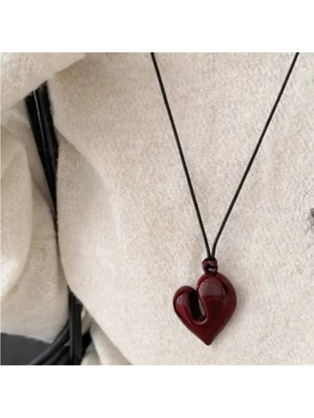 New! Red Heart Cord Necklace NWOT (3013)